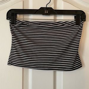 Size medium striped bandeau! Stretchy and super soft